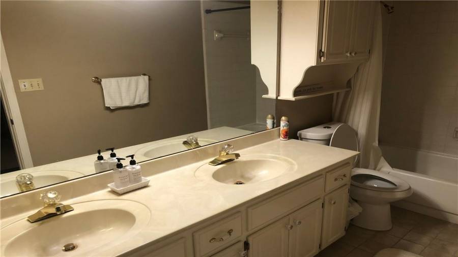 1683 Stonegate, Snellville, Georgia 30078, ,Single Family,For Sale,Stonegate,1000