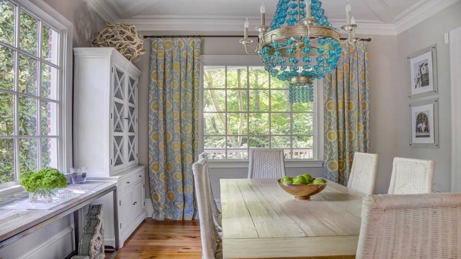 Casual dining gets great light from East and South facing windows.