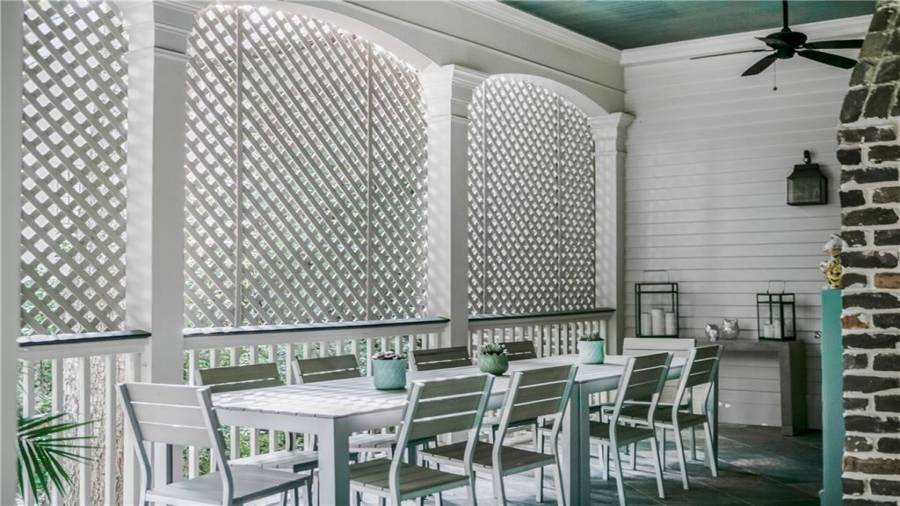 Just want outdoor dining option! There are many!!!