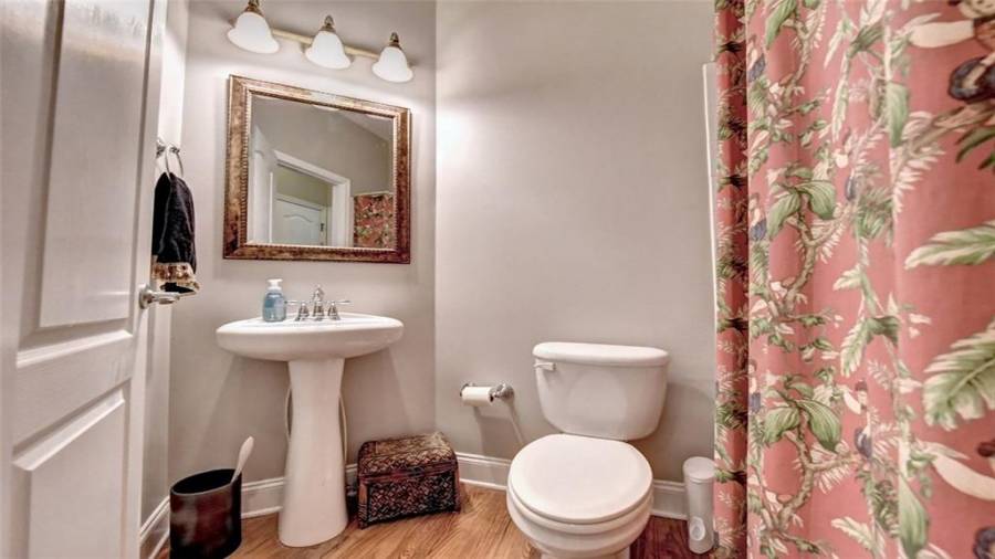 Full bathroom on main