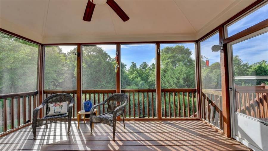 Screened-in back deck