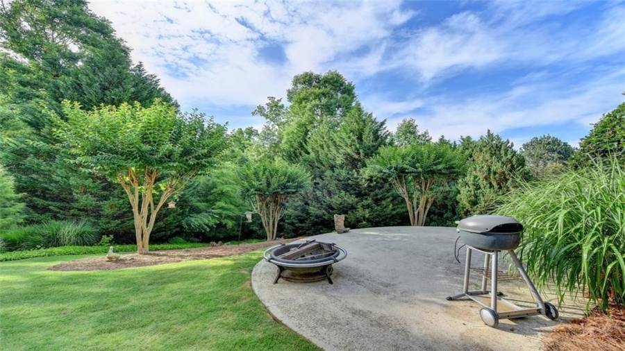 Firepit and yard area