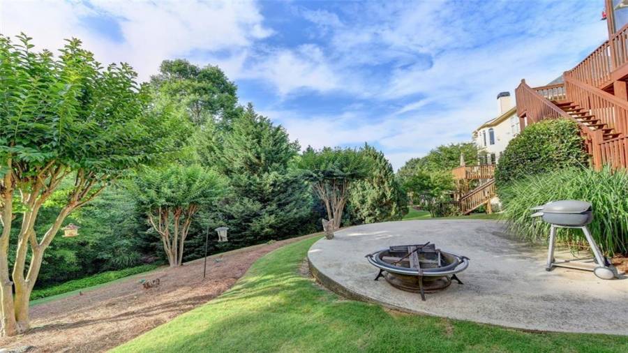 Firepit and yard area