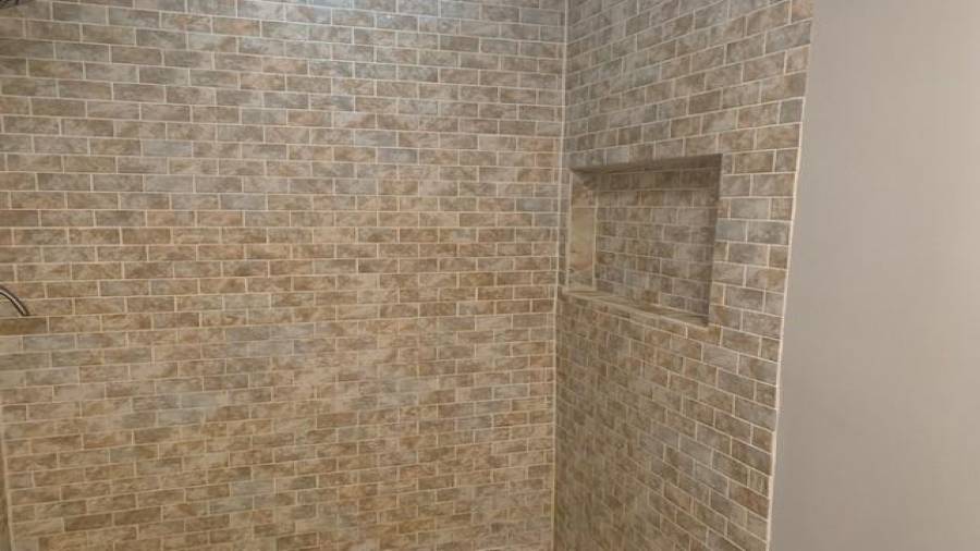 Tiled shower Terrace Level