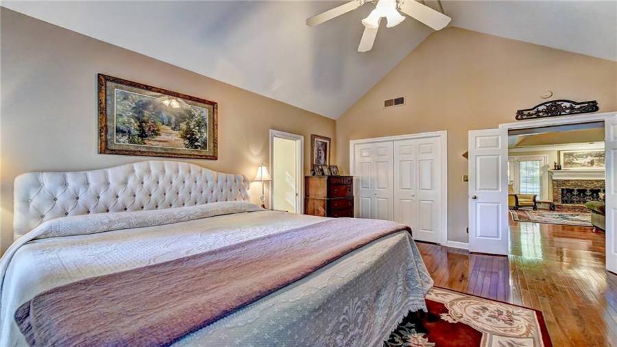 Large Master - Separate closet in bedroom - walkin closet in bathroom