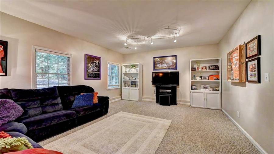 Lower level gather spot - Family/Den Great for parties or entertaining