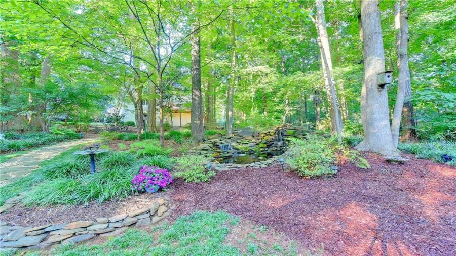 969 Vendue Dr. backyard oasis