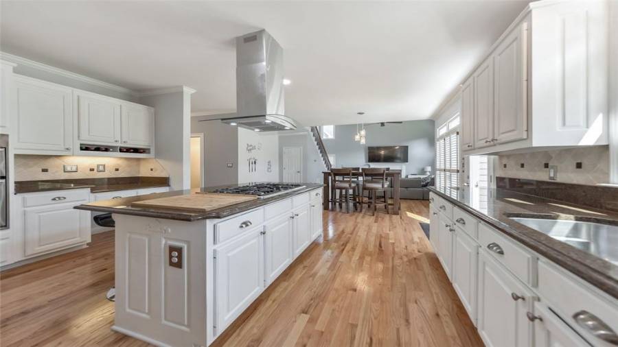 Completely renovated kitchen!