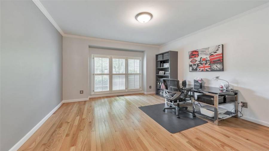 Bedroom on main level!