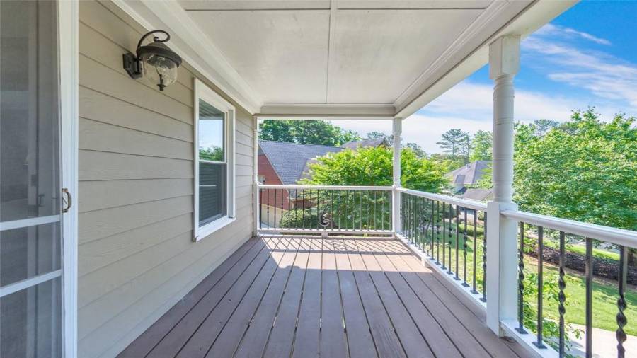 Front balcony on main level!