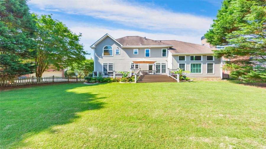 Plenty of yard for kids to enjoy!