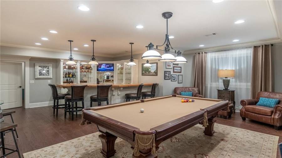 Billiard Room and Bar view