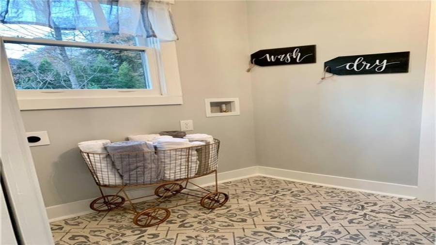 Washer/dryer connections