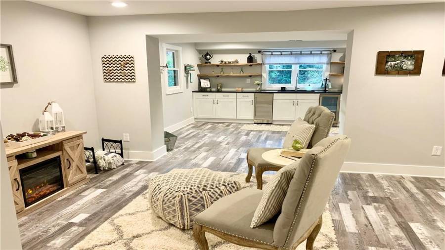 Awesome den/man cave with convenient access to bar!