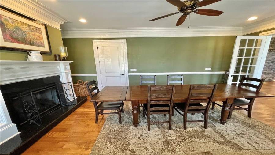 Dining room 1 of 2 secondary view