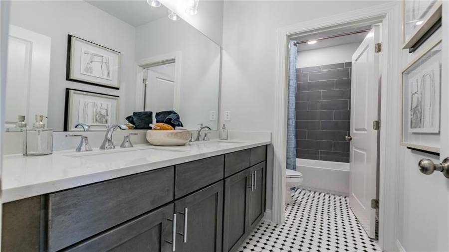 HOME TO BE BUILT Listing contains stock photos