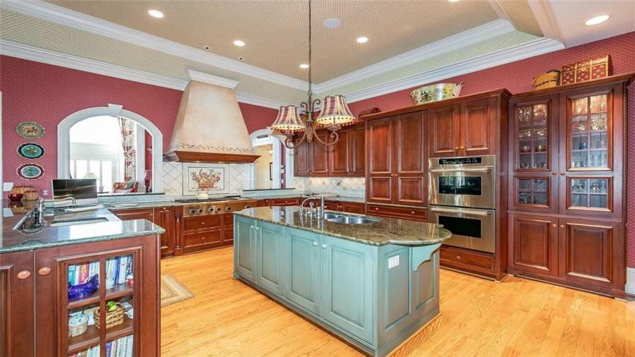 Double Oven, Extended Cabinets, Built-in Steamer and Fryer