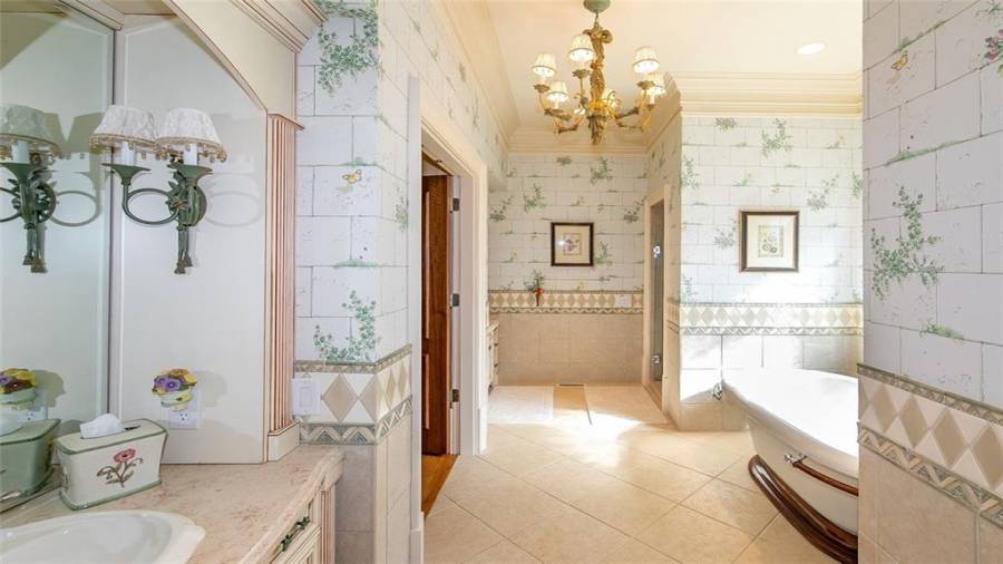 Guest Suite Bath with Dual Vanities