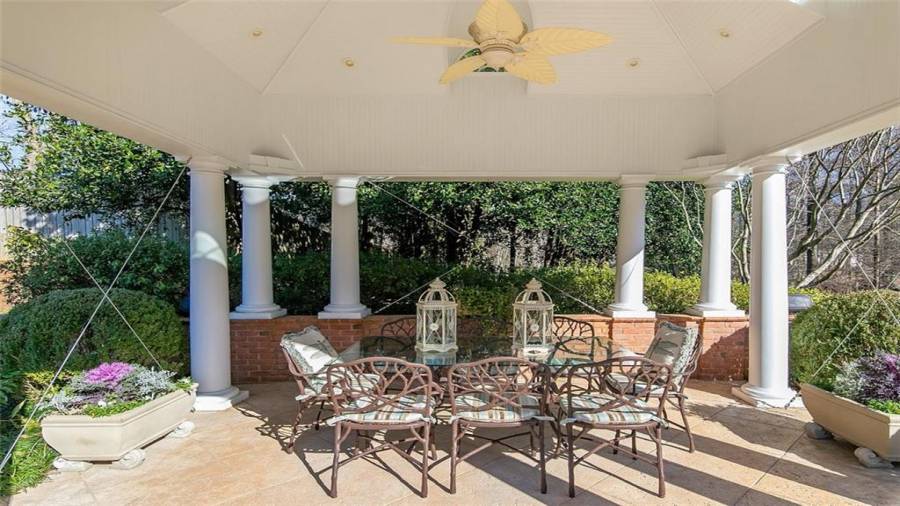 Lanai Behind Pool Area