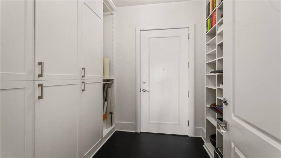 PH 3304 Has A Separate Service Door (Service Entrance) And Secured Package Room For The RC Staff To Drop Packages, Dry Cleaning and Grocery Deliveries.